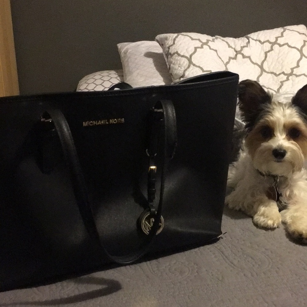 Large Michael Kors Jet Set Tote (w/Mac sleeve)